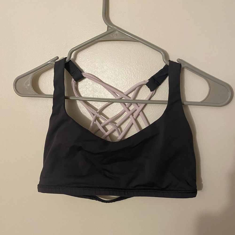 Lululemon free to be wild bra size 8